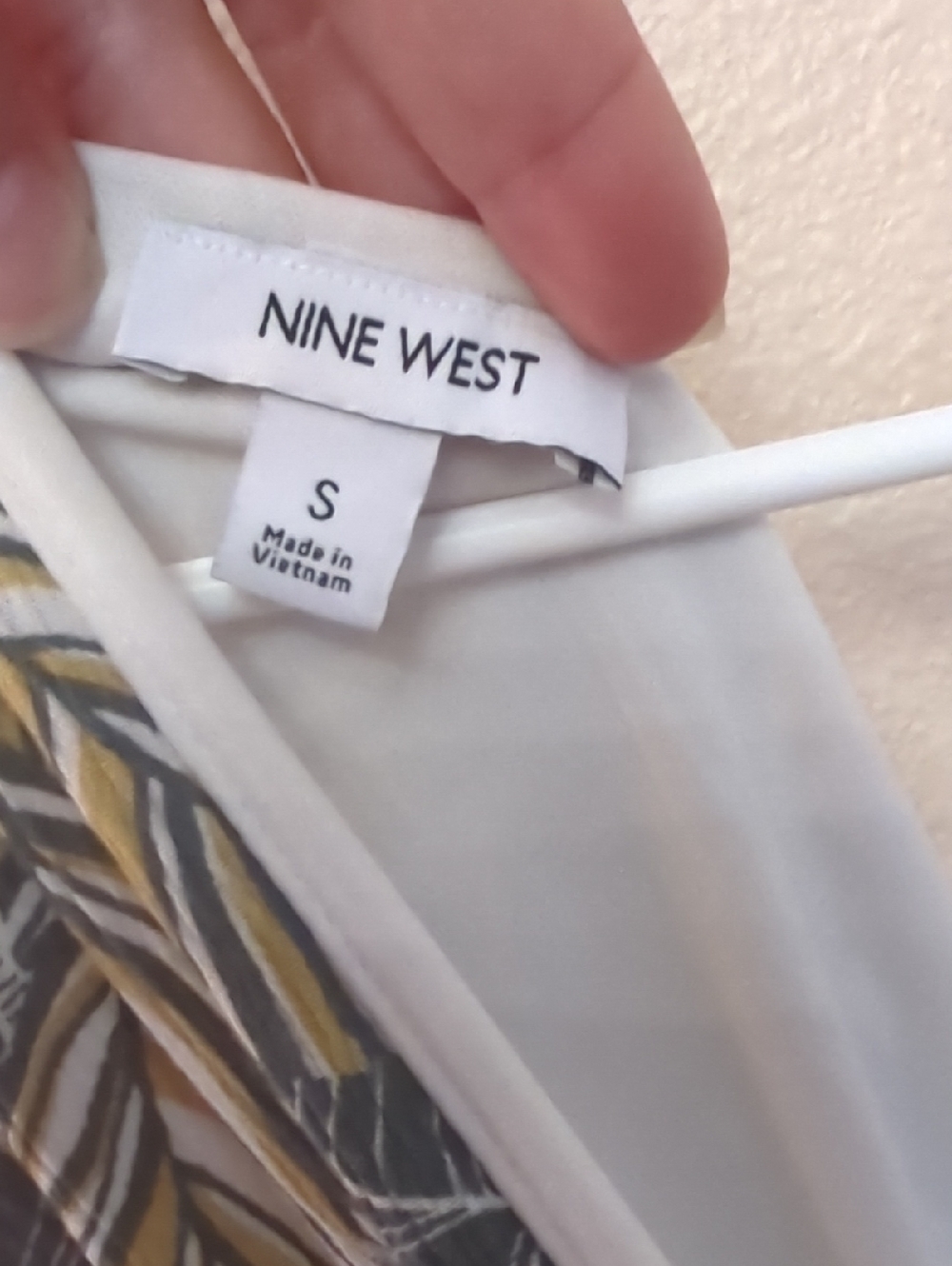 Nine West Green and Cream Leaf-Print Wide-Leg Jumpsuit - Picture 5 of 10
